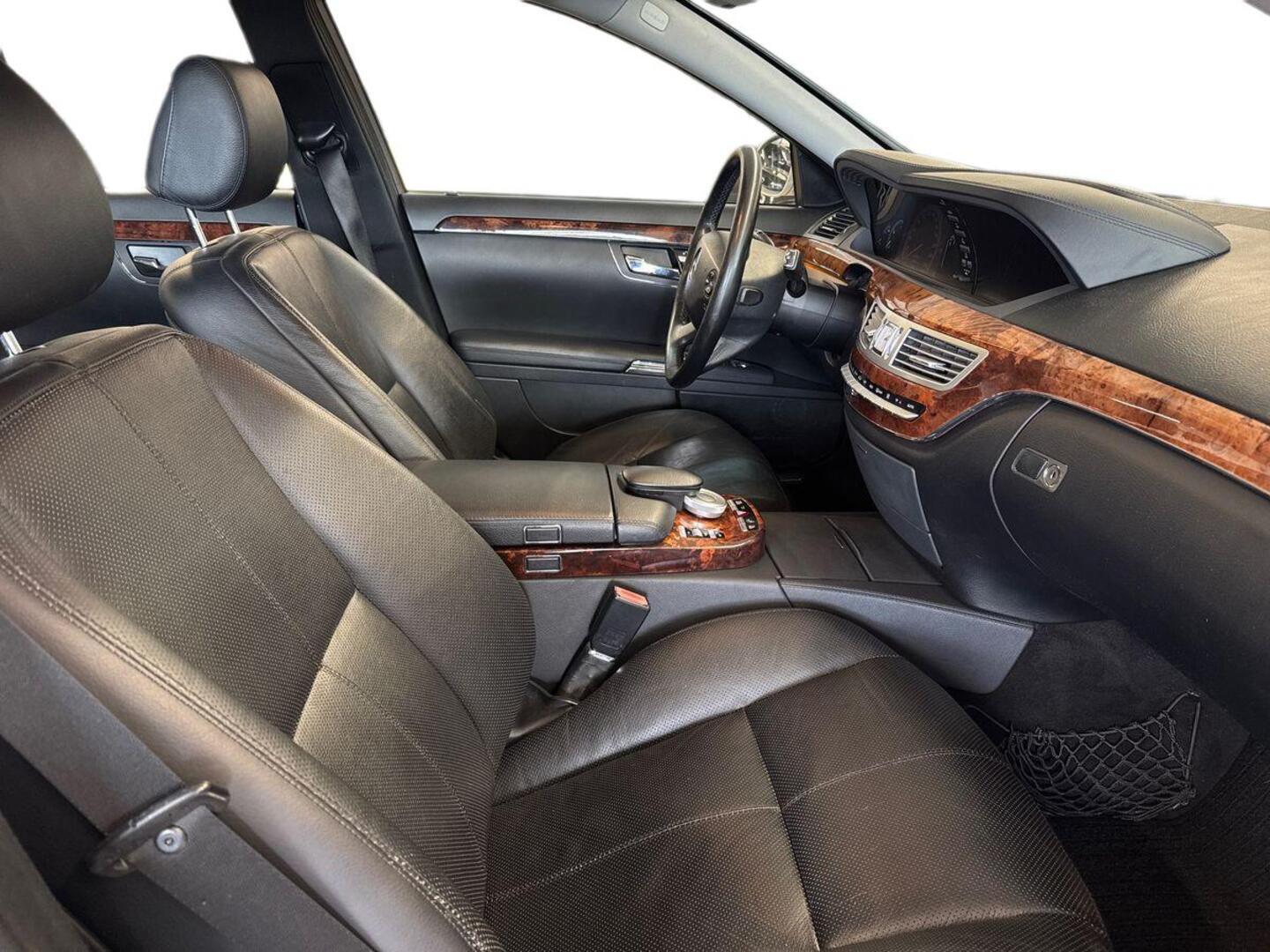 MERCEDES-BENZ S 2007