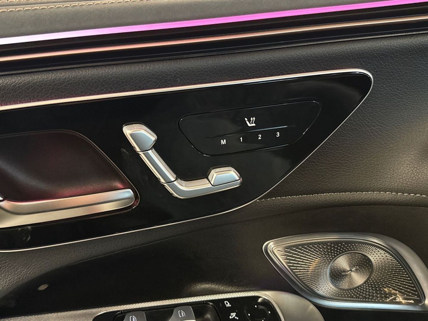 MERCEDES-BENZ EQE SUV 2023