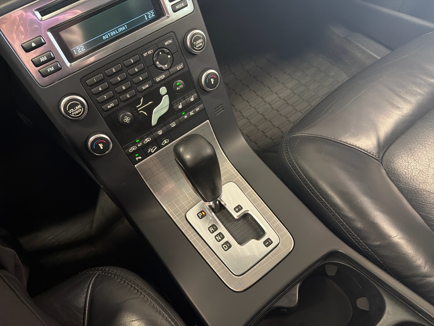 VOLVO XC70 2008