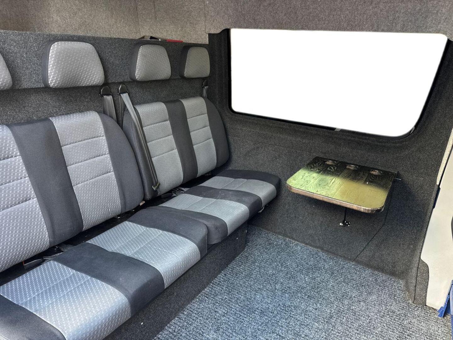 VOLKSWAGEN Crafter 10