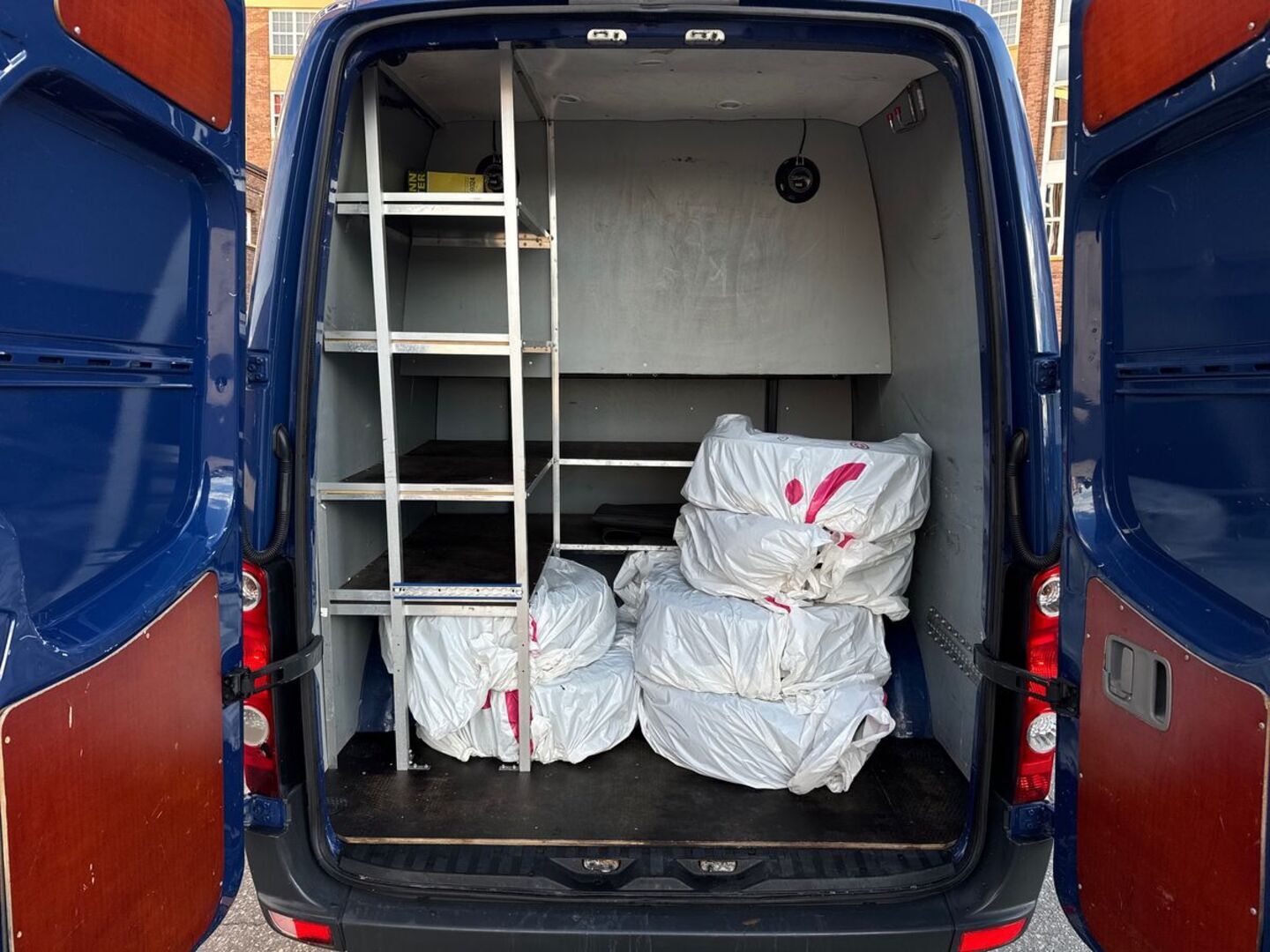 VOLKSWAGEN Crafter 11