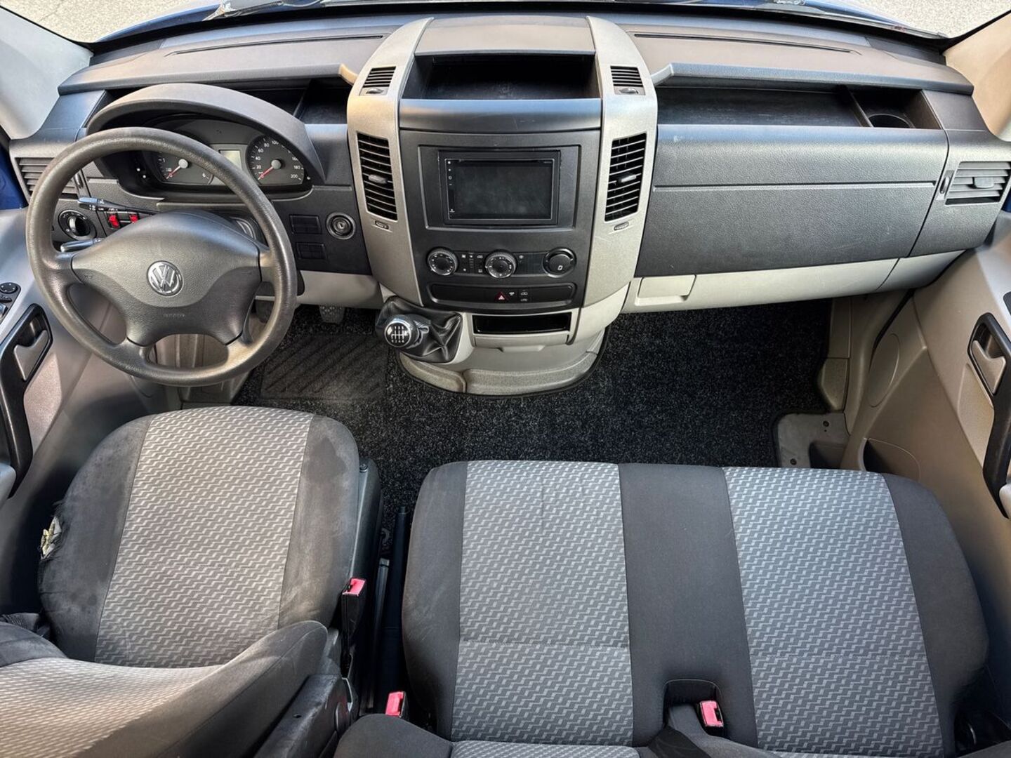 VOLKSWAGEN Crafter 24