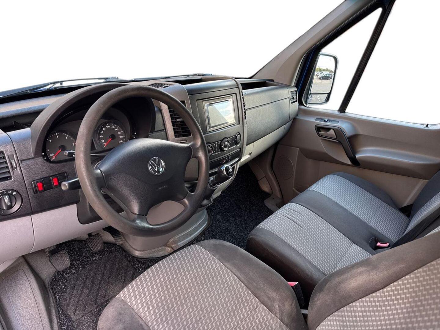 VOLKSWAGEN Crafter 7