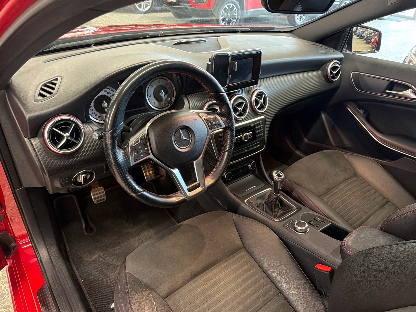 MERCEDES-BENZ A 2013
