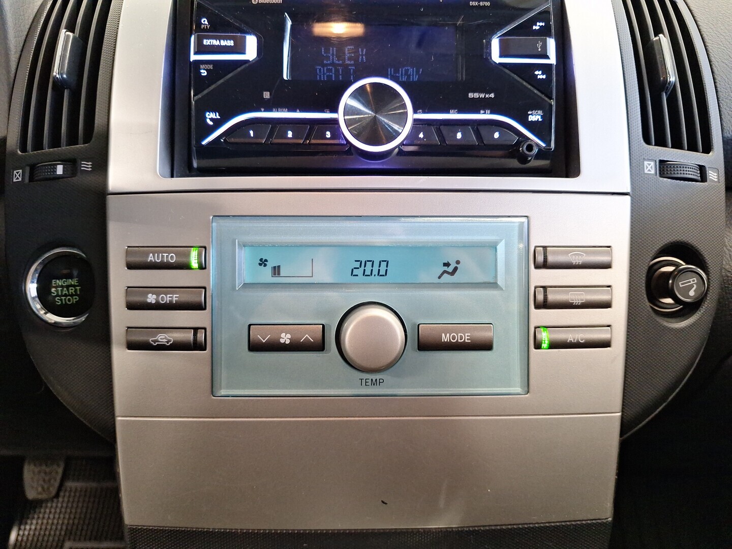 TOYOTA Corolla Verso 2004