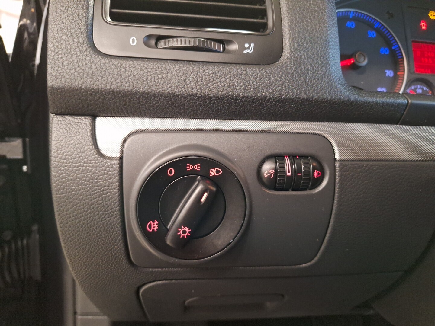 VOLKSWAGEN Jetta 2008