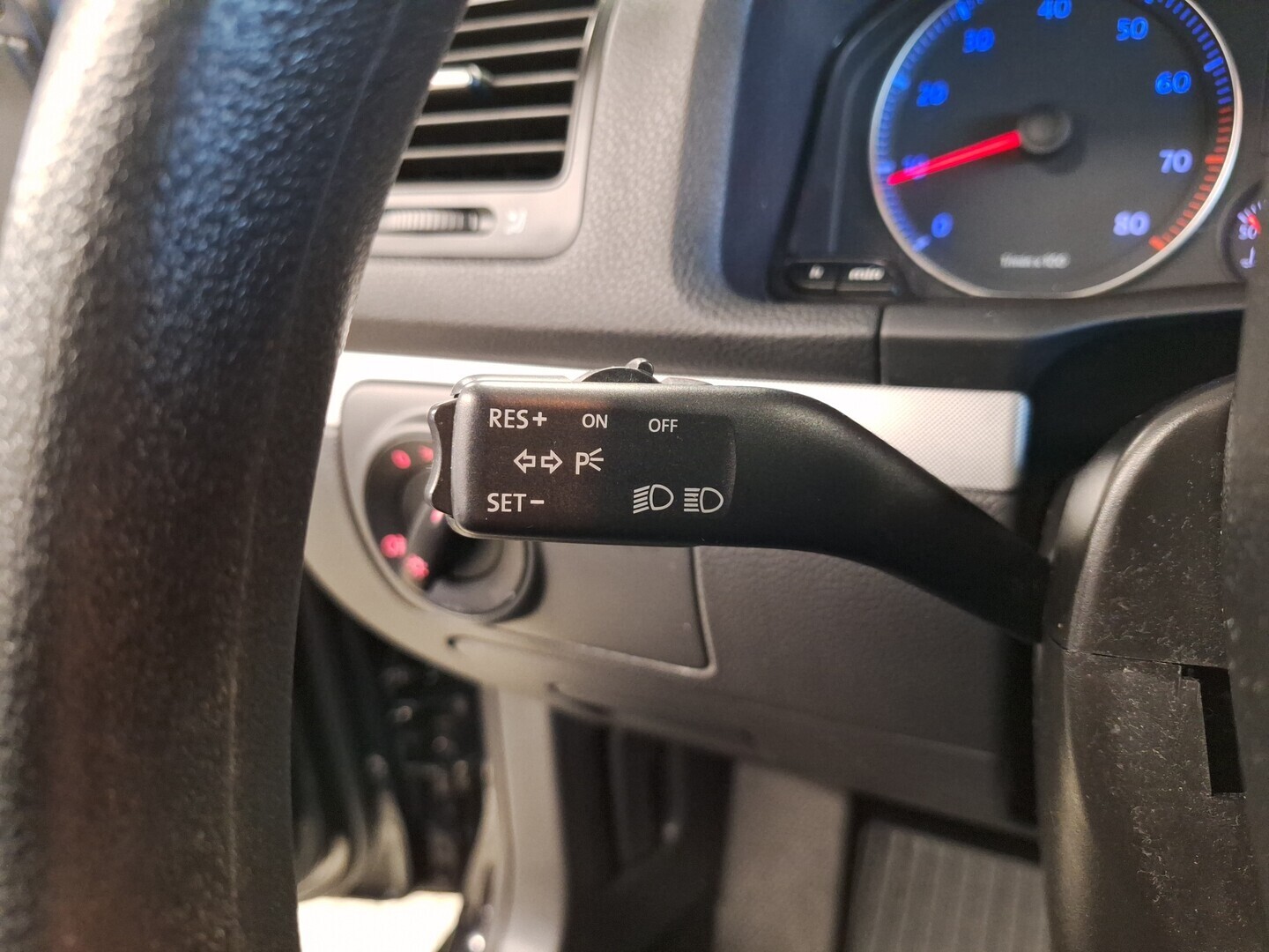 VOLKSWAGEN Jetta 2008