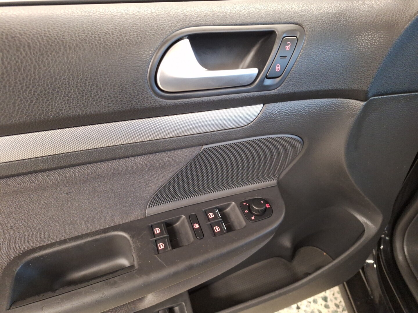 VOLKSWAGEN Jetta 2008