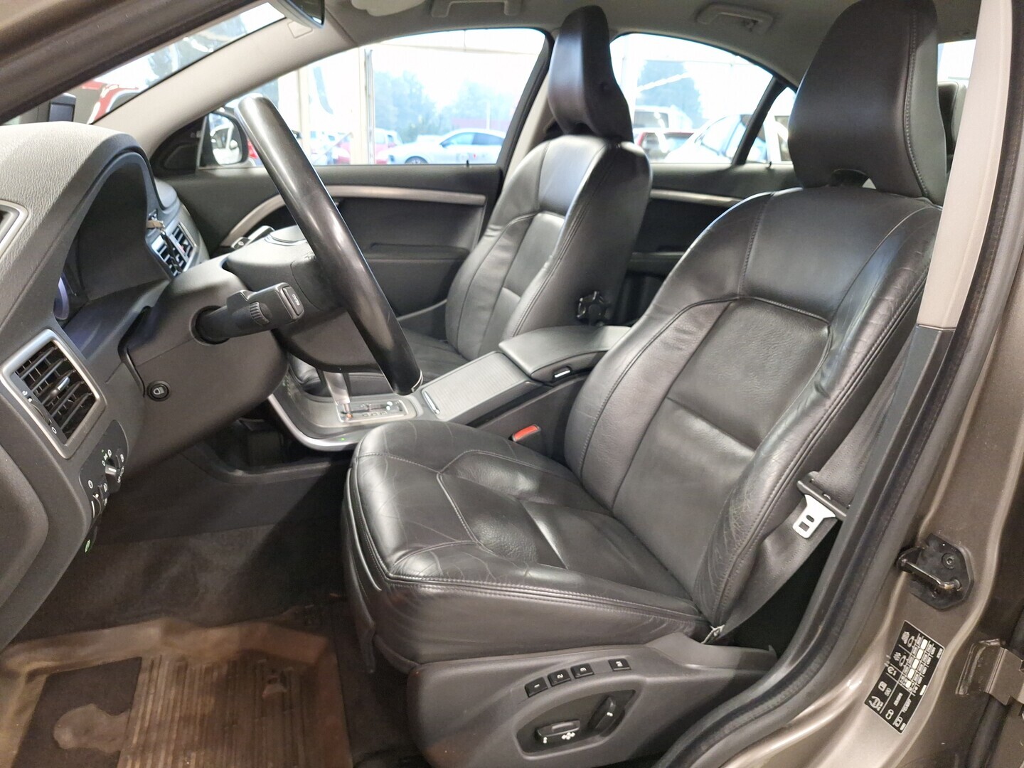 VOLVO S80 2011