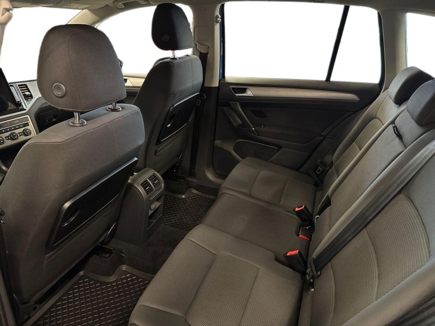 VOLKSWAGEN Golf Sportsvan 2016