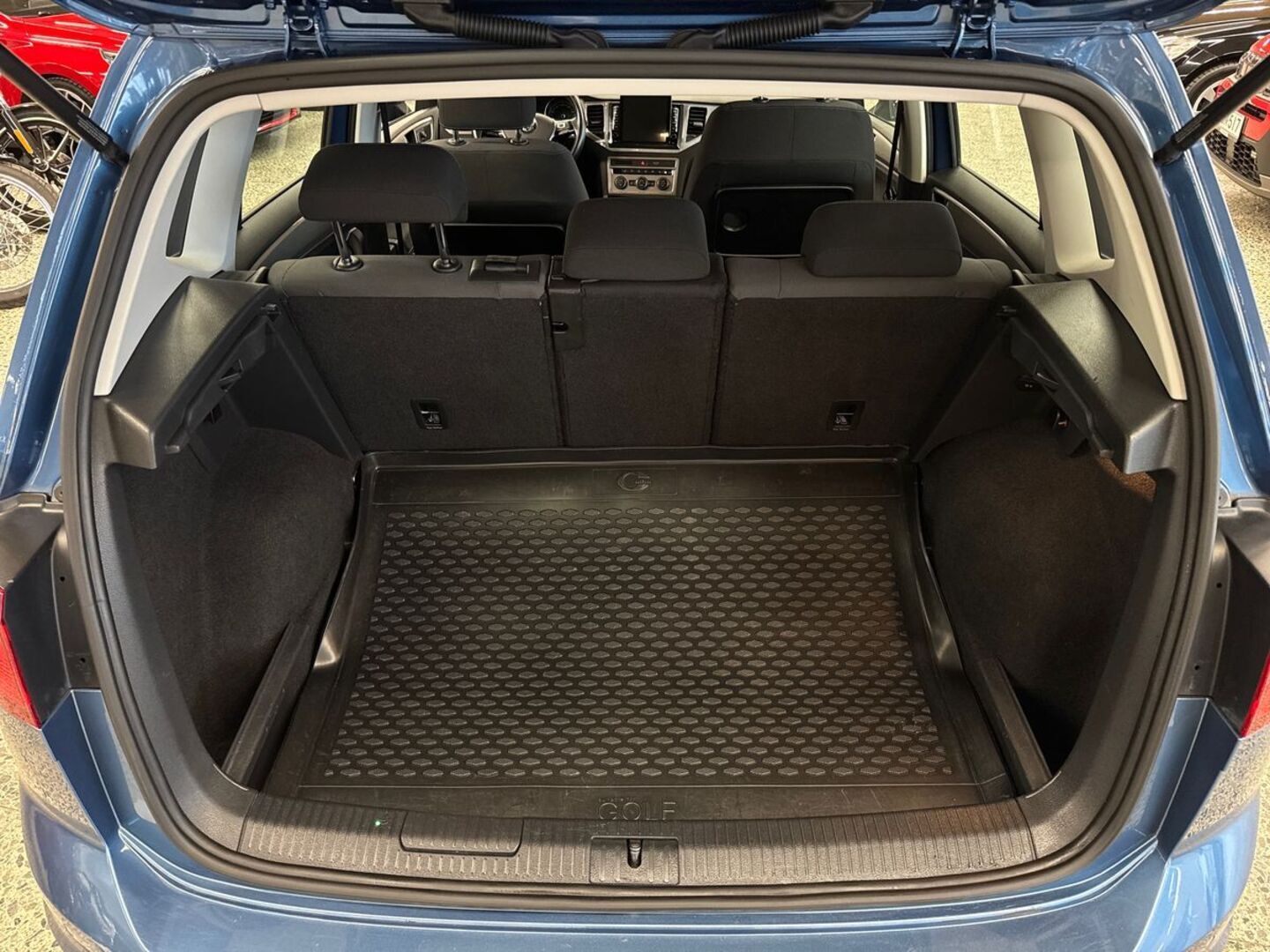VOLKSWAGEN Golf Sportsvan 2016