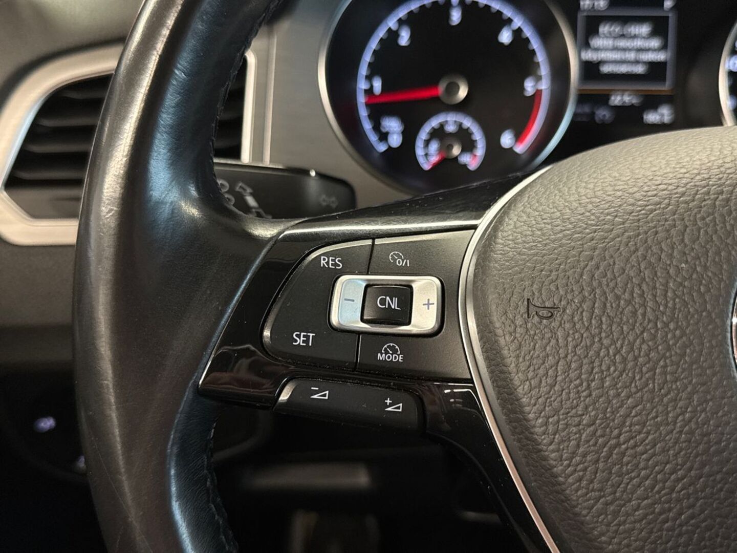 VOLKSWAGEN Golf Sportsvan 2016