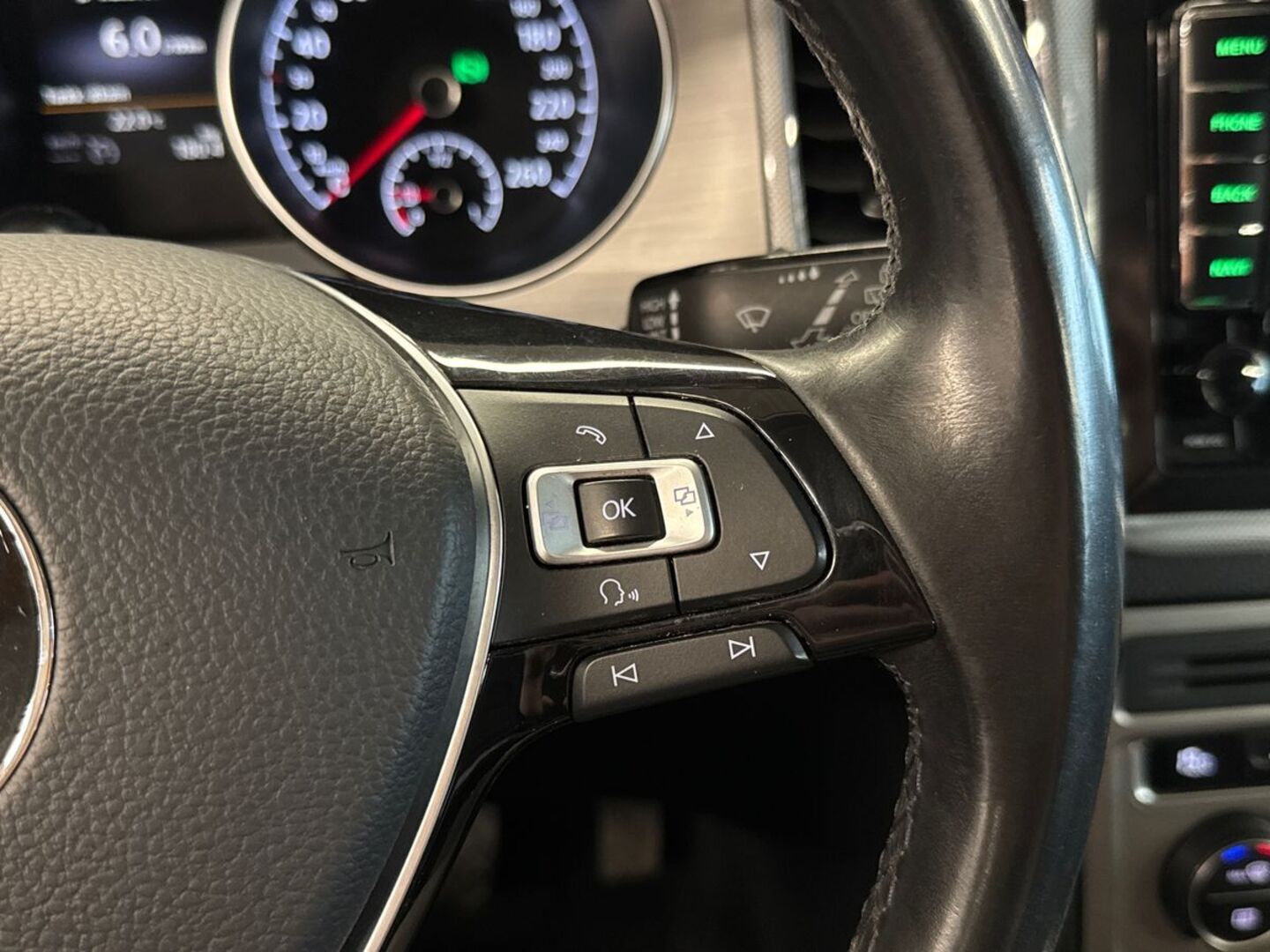 VOLKSWAGEN Golf Sportsvan 2016