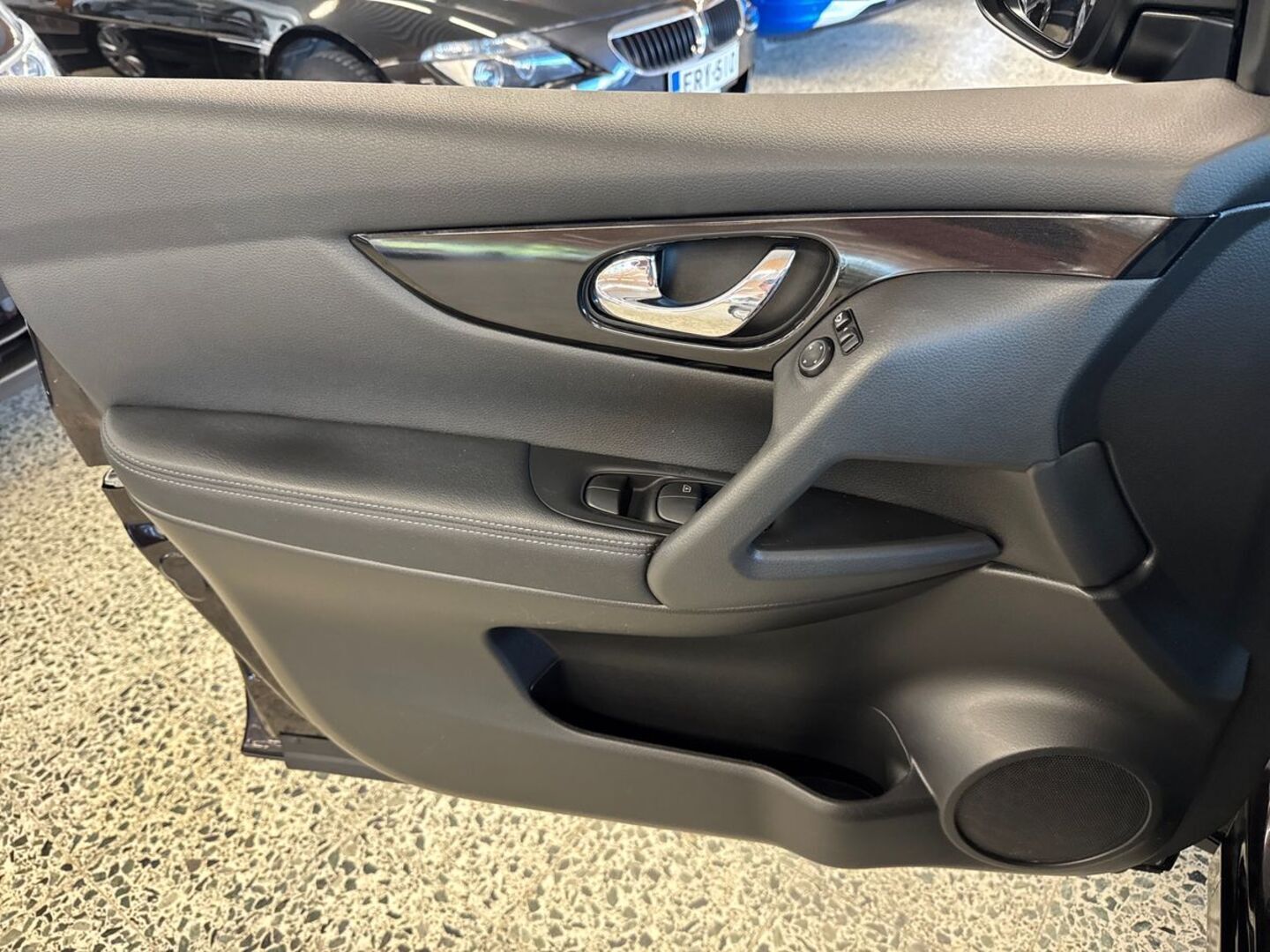 NISSAN Qashqai 2017