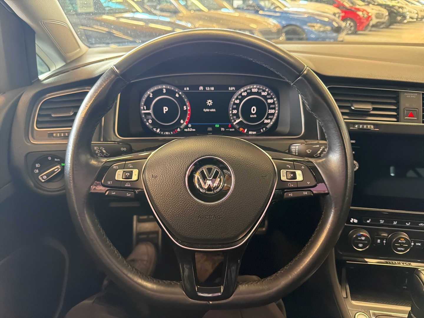 VOLKSWAGEN Golf 2018