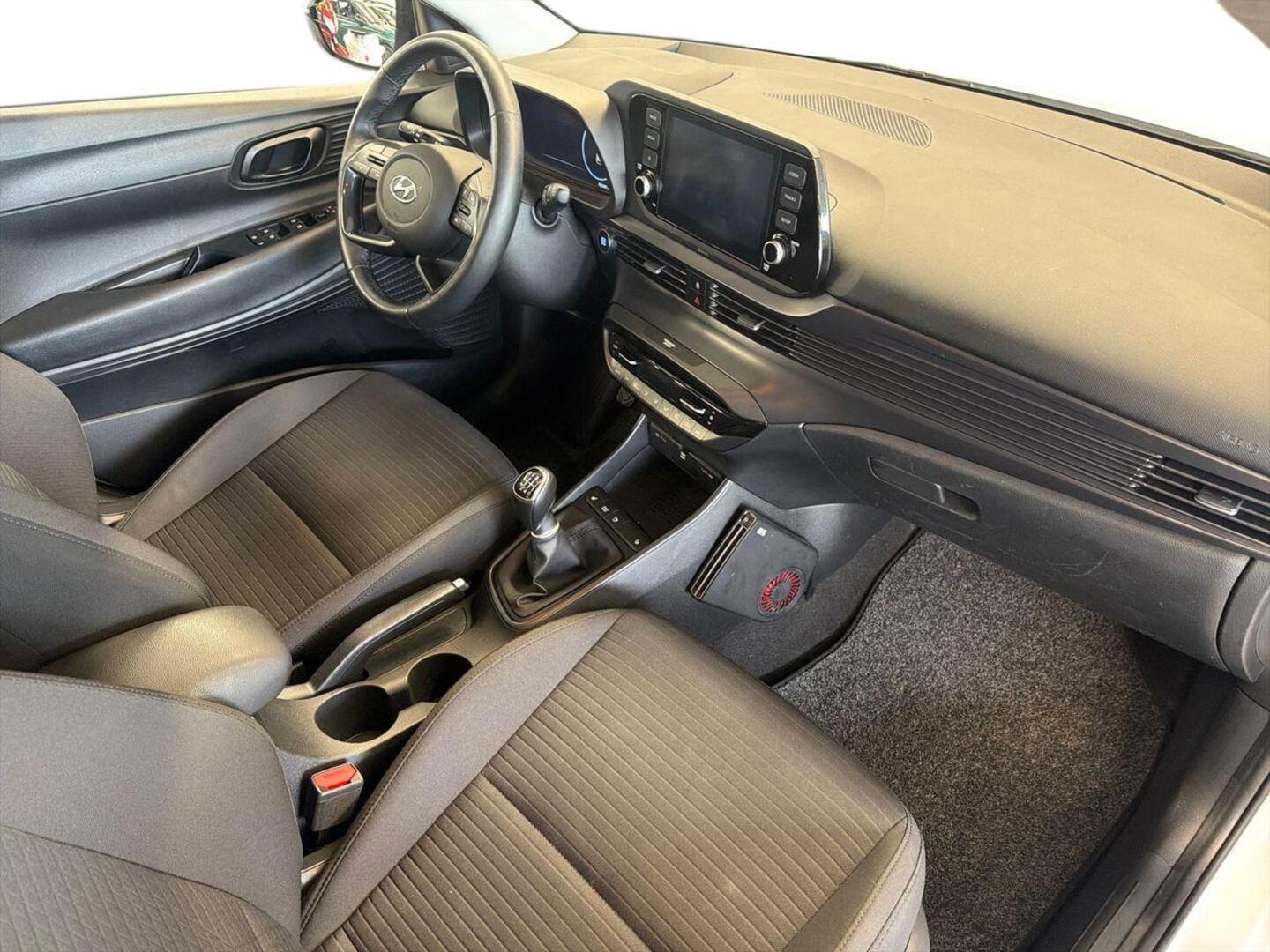 HYUNDAI i20 Hatchback 2021