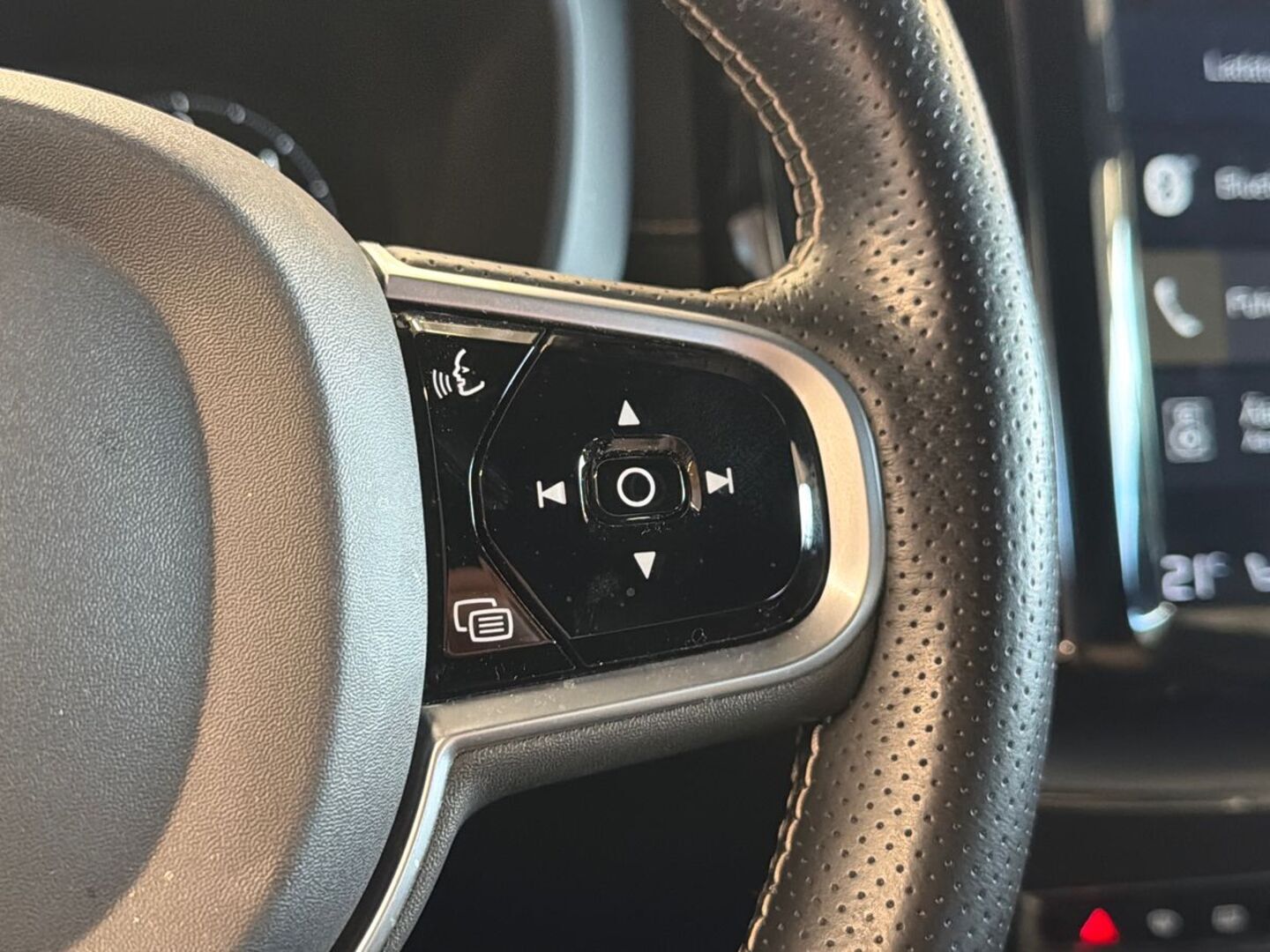 VOLVO XC60 18