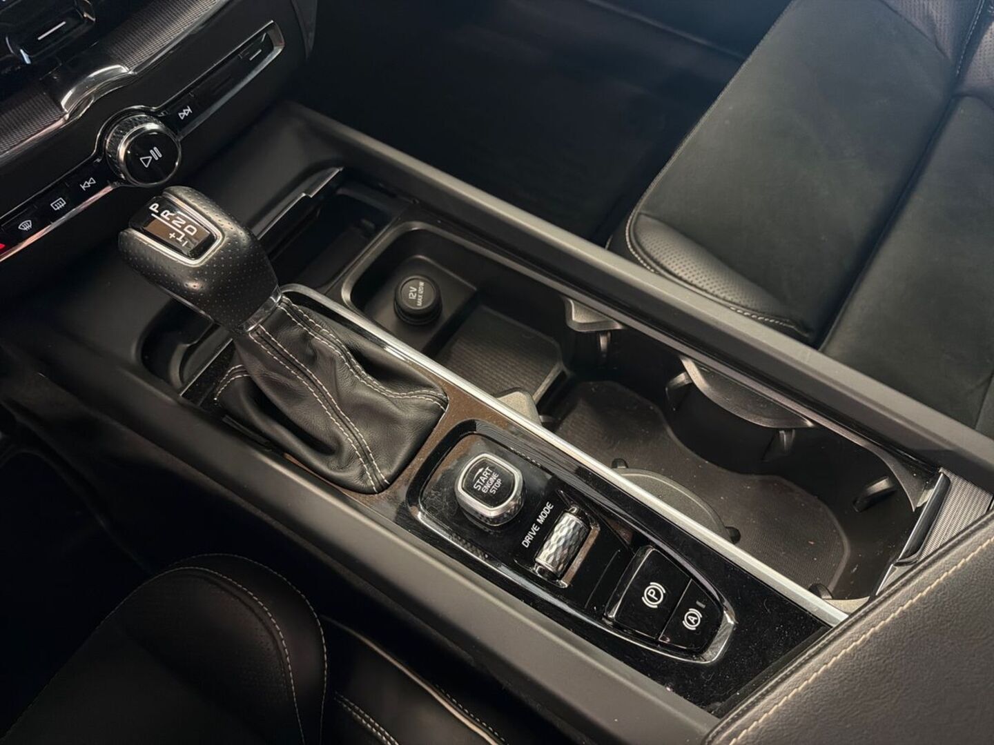 VOLVO XC60 23
