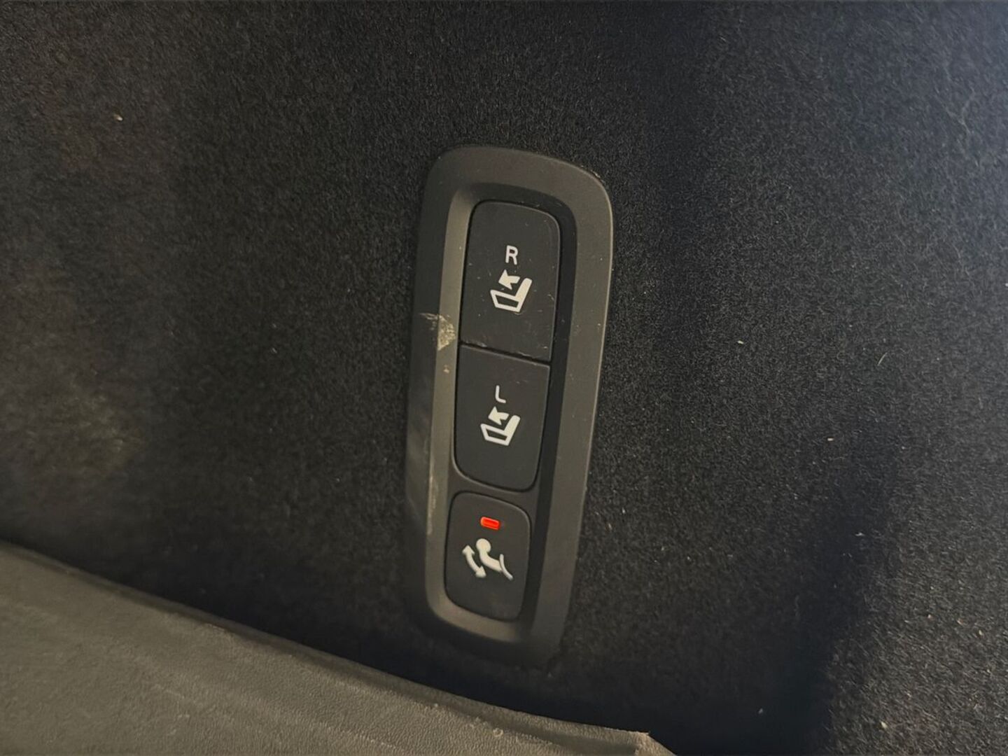 VOLVO XC60 30