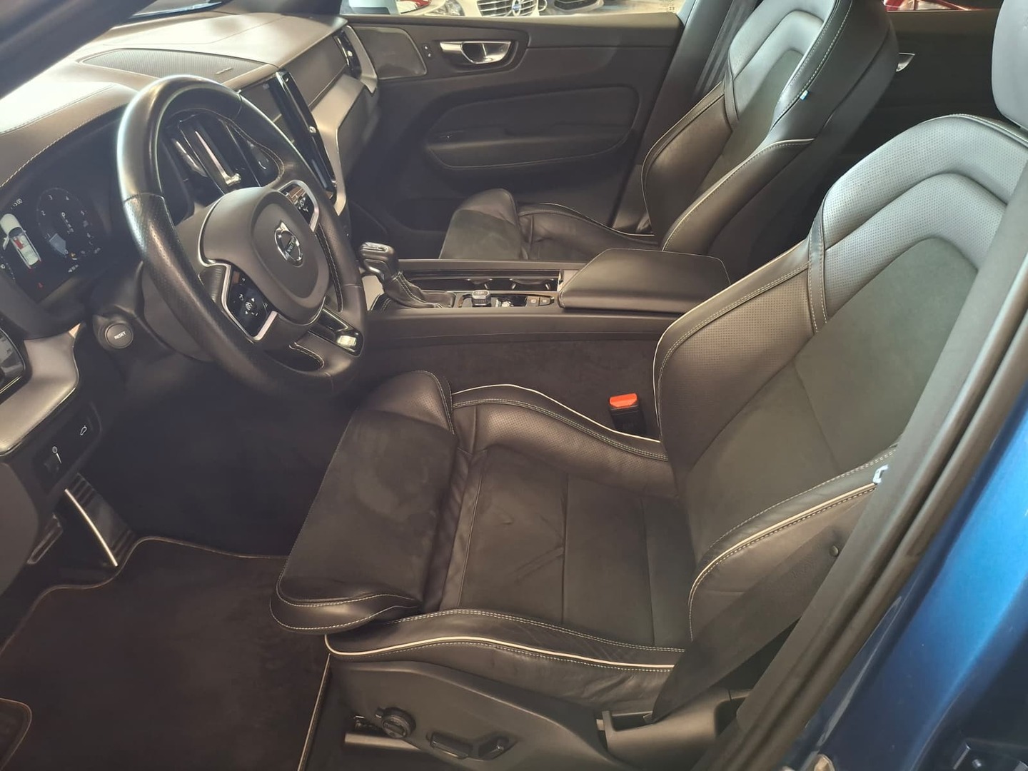 VOLVO XC60 2019