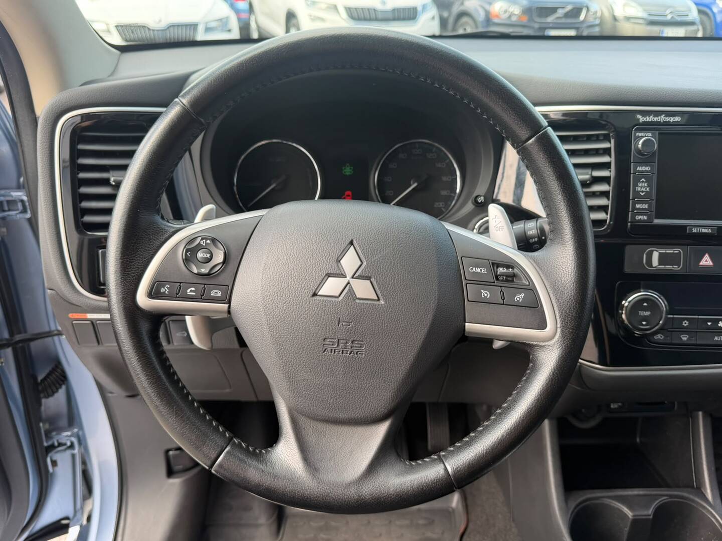 MITSUBISHI Outlander PHEV 2014