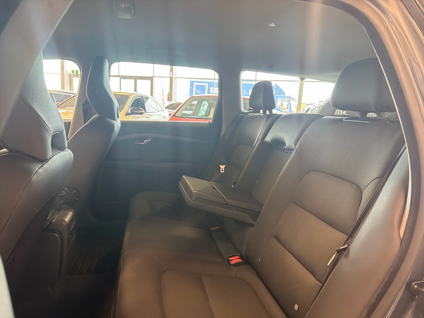 VOLVO V70 2011