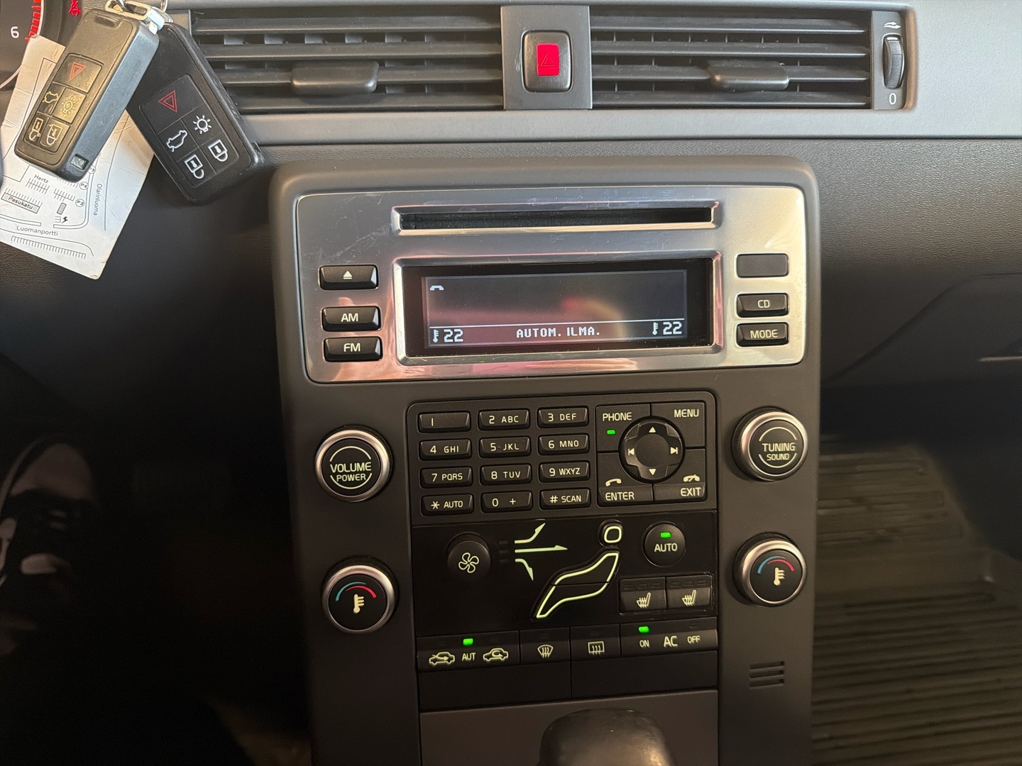 VOLVO V70 2011