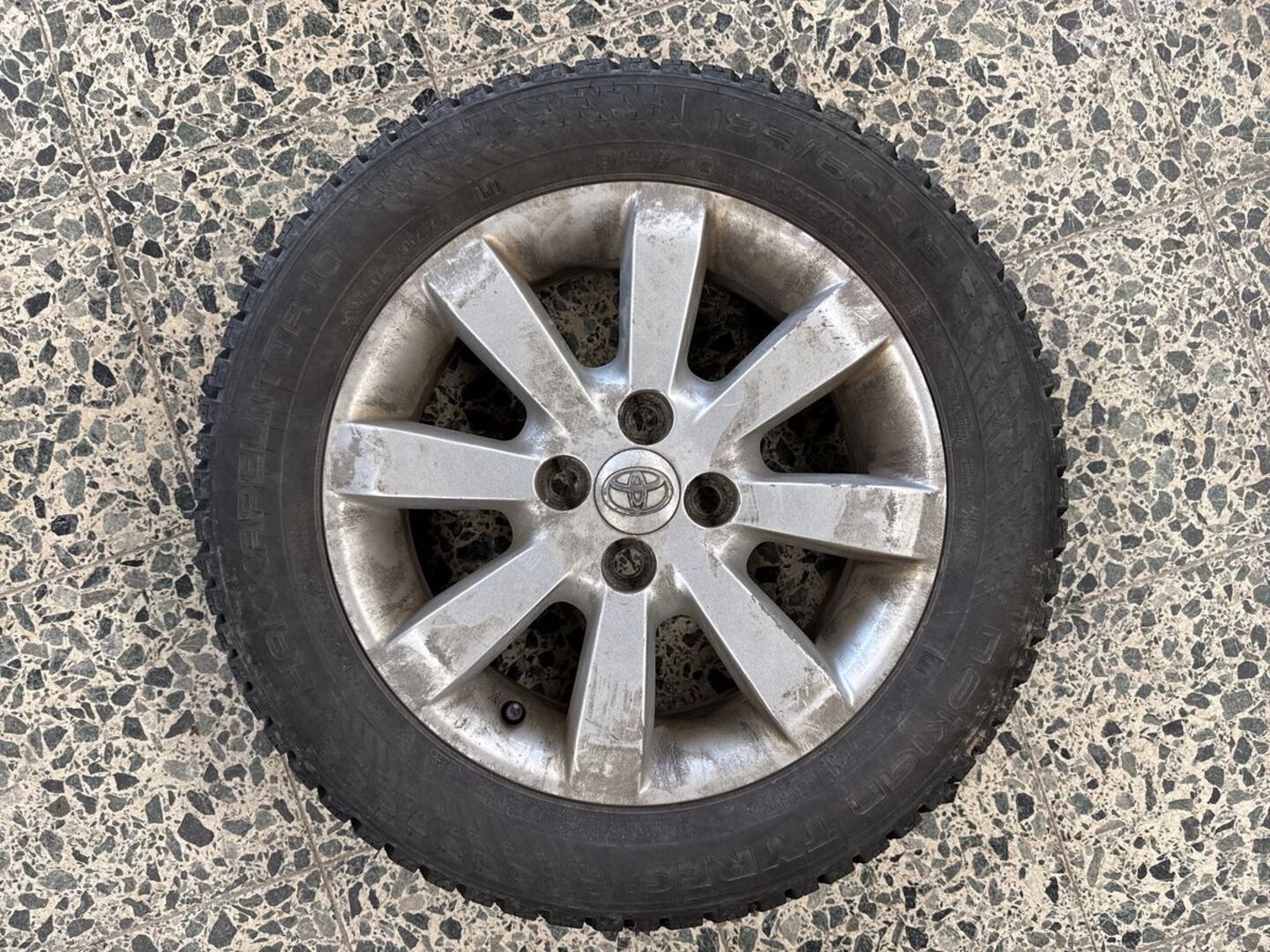 TOYOTA Yaris 2011