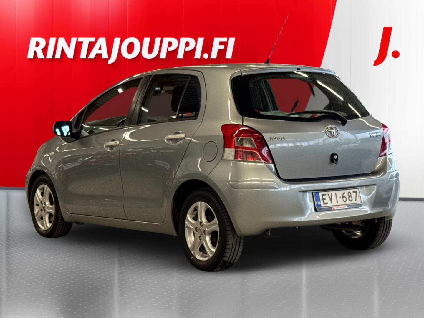 TOYOTA Yaris 2011