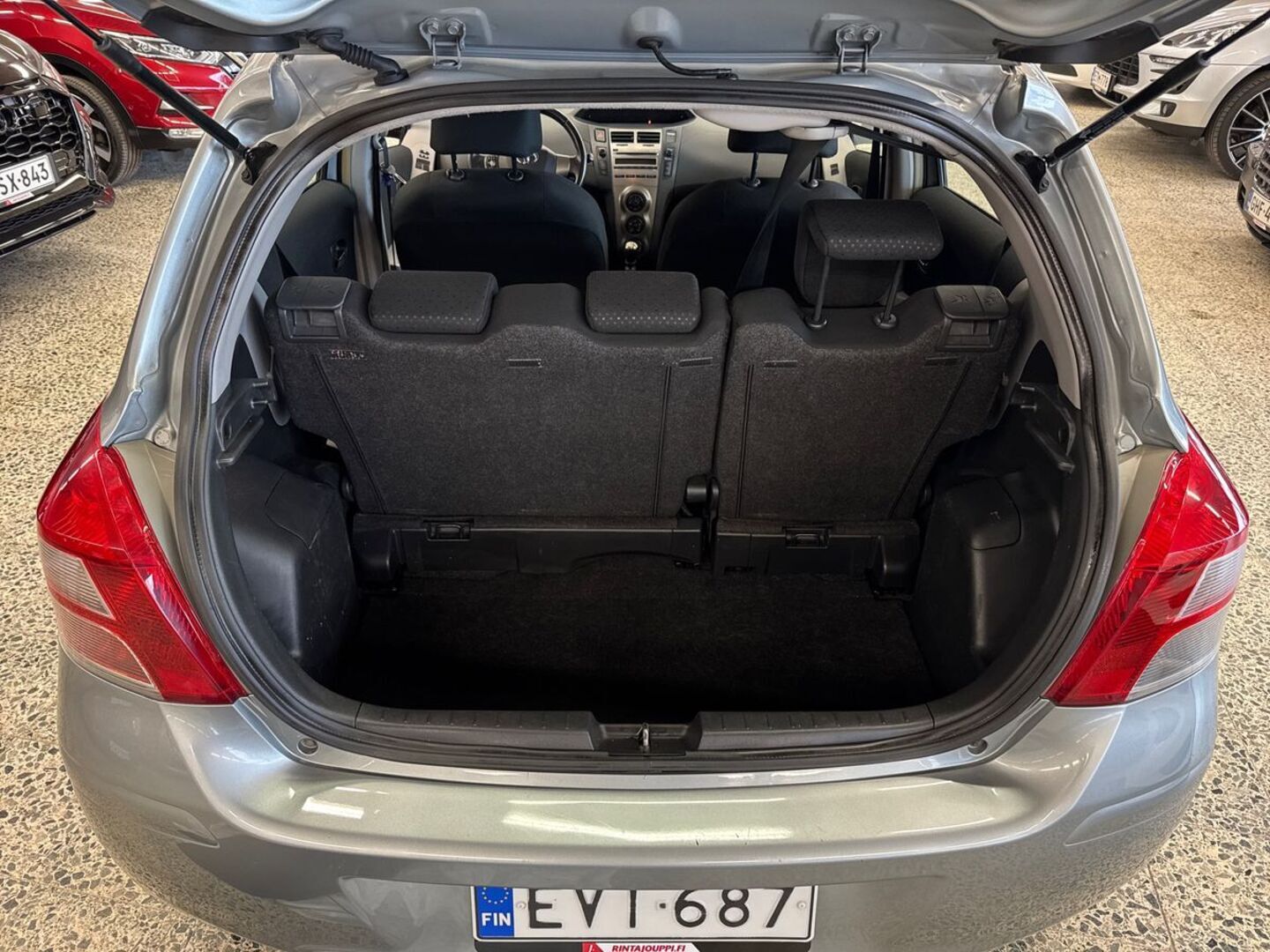 TOYOTA Yaris 2011
