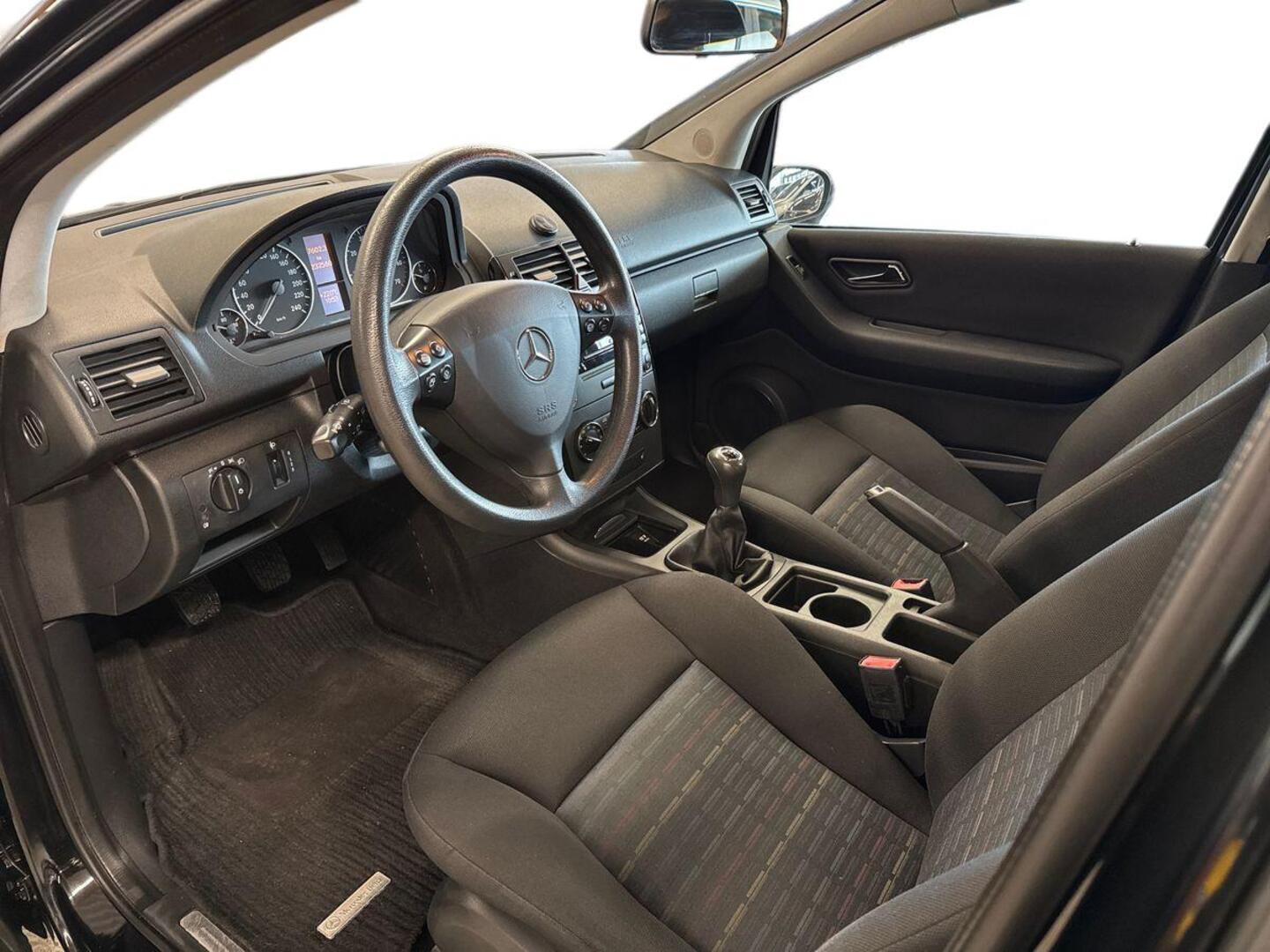 MERCEDES-BENZ A 2005