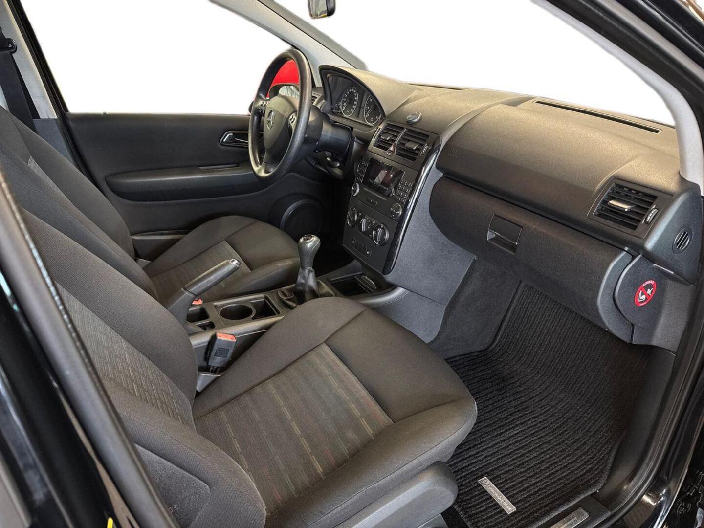 MERCEDES-BENZ A 2005