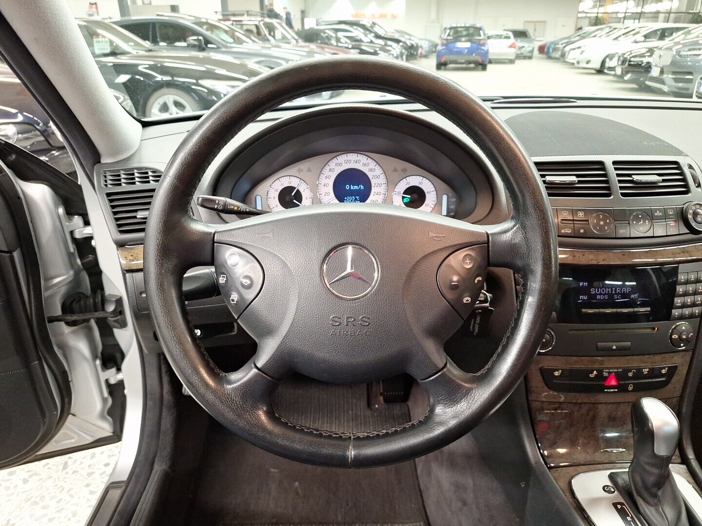 MERCEDES-BENZ E 2007