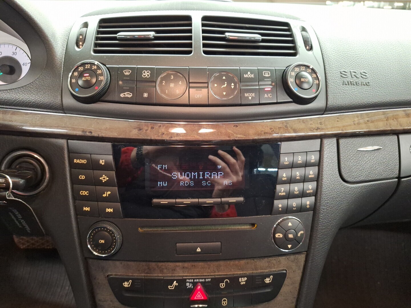 MERCEDES-BENZ E 2007