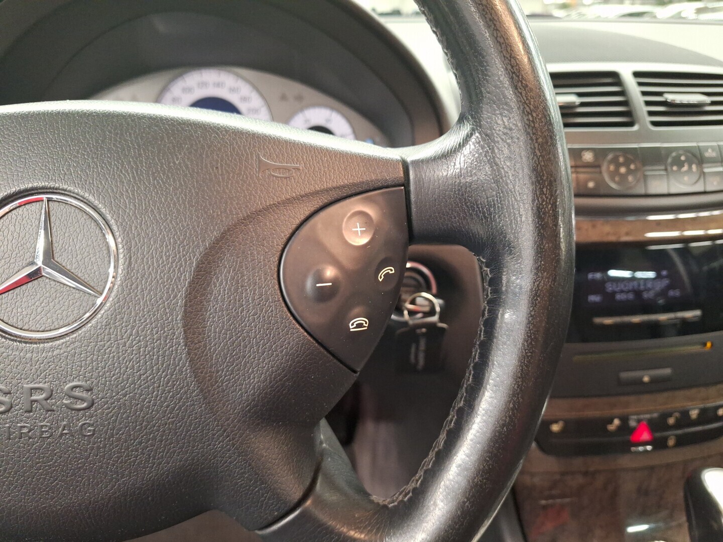 MERCEDES-BENZ E 2007