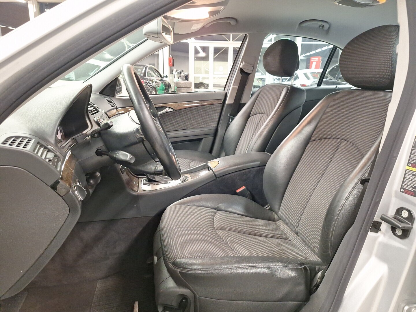 MERCEDES-BENZ E 2007