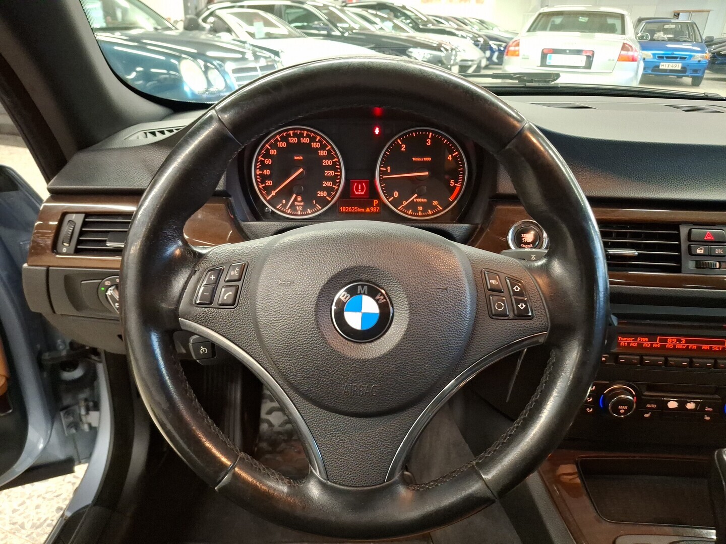 BMW 320 2011