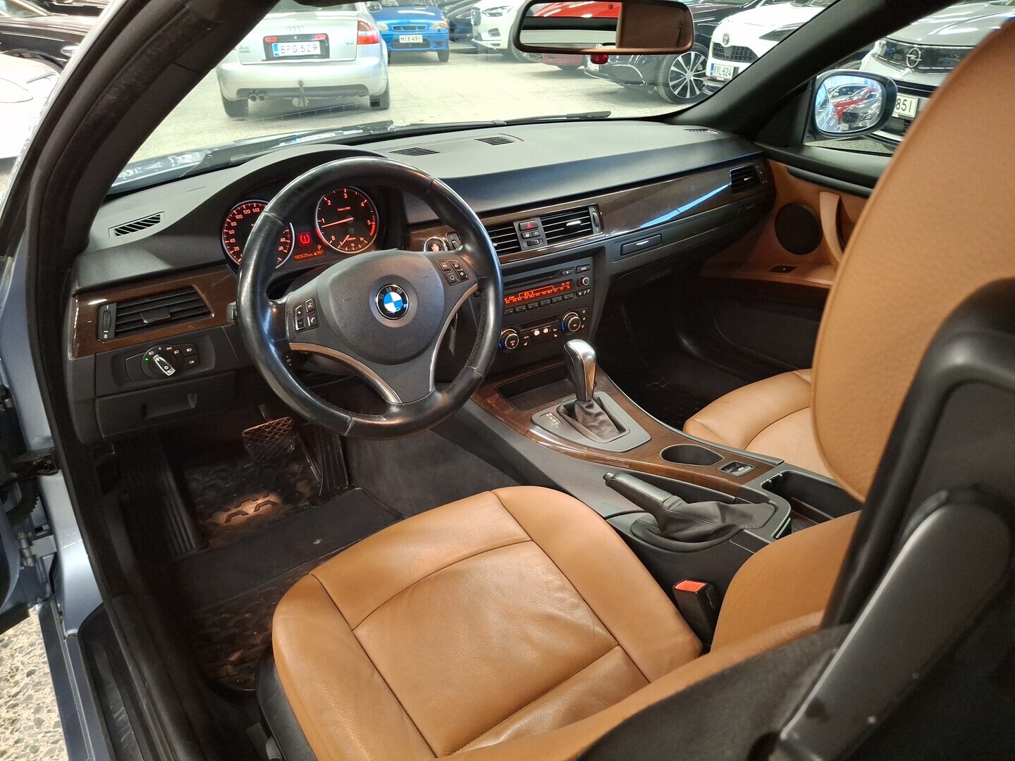 BMW 320 2011