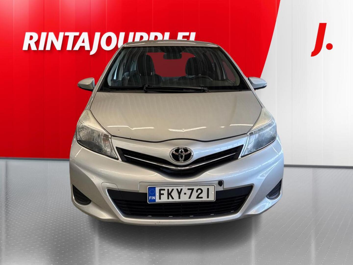 TOYOTA Yaris 2013