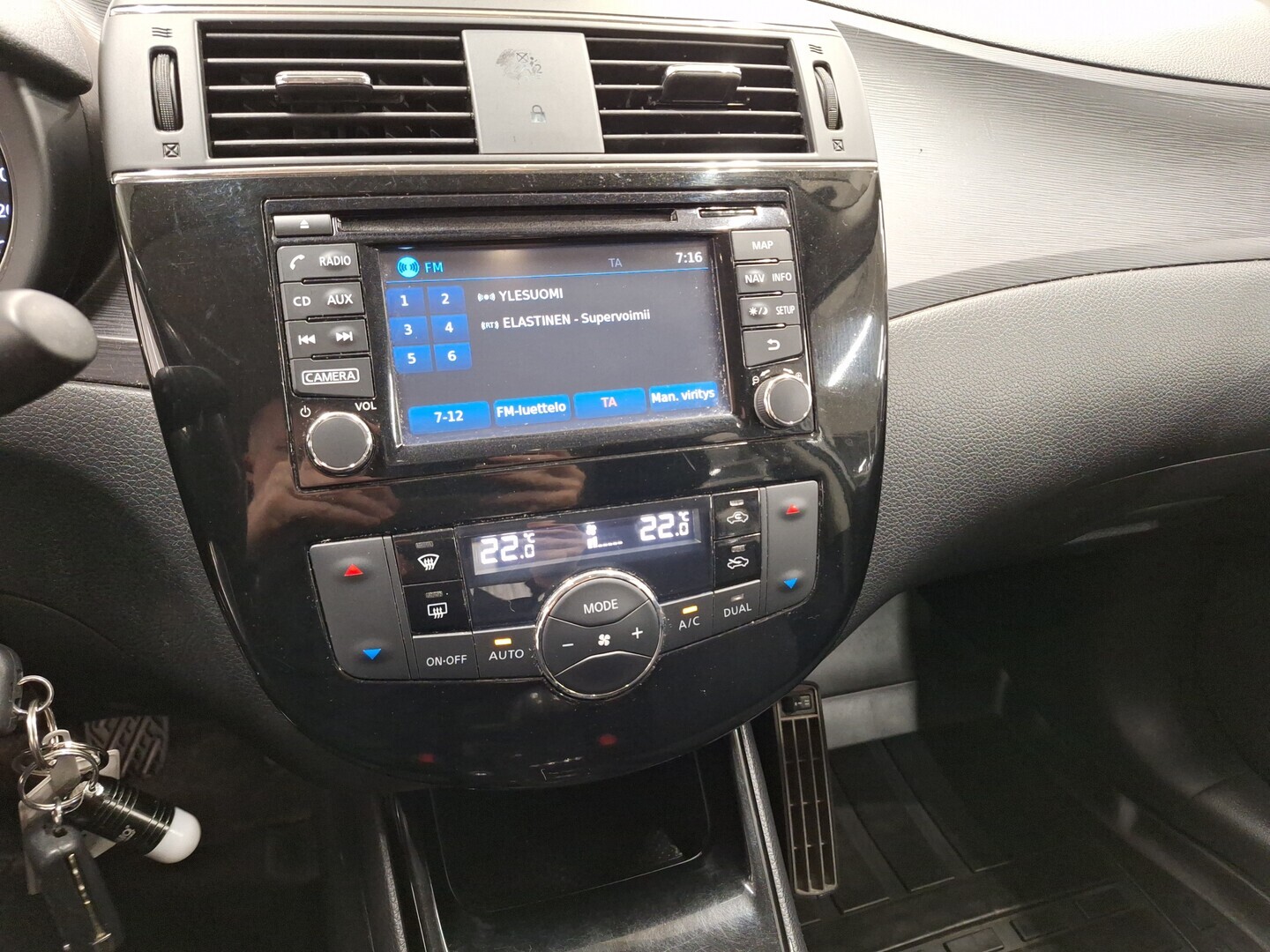 NISSAN Pulsar 2015