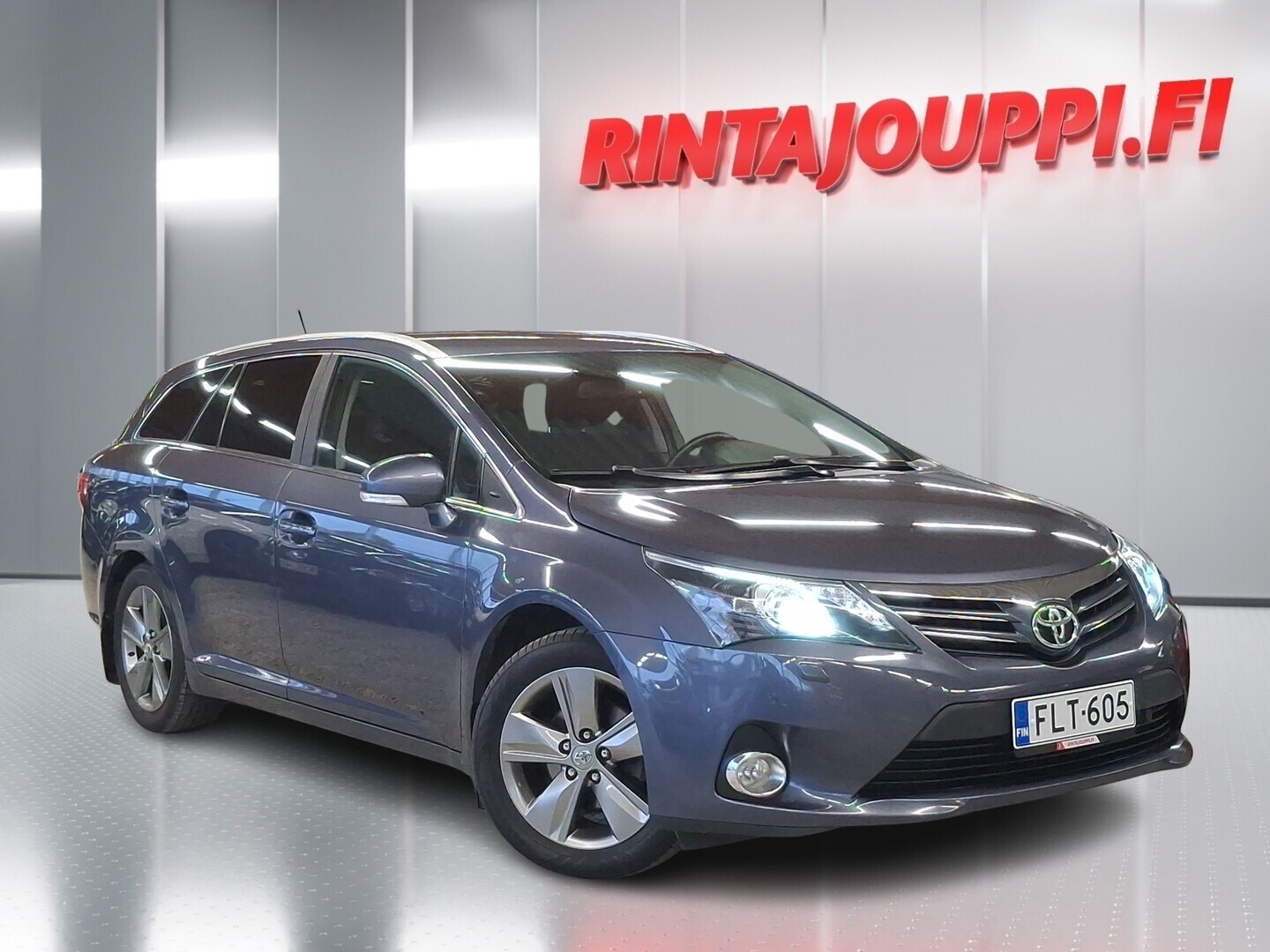 TOYOTA Avensis 2015