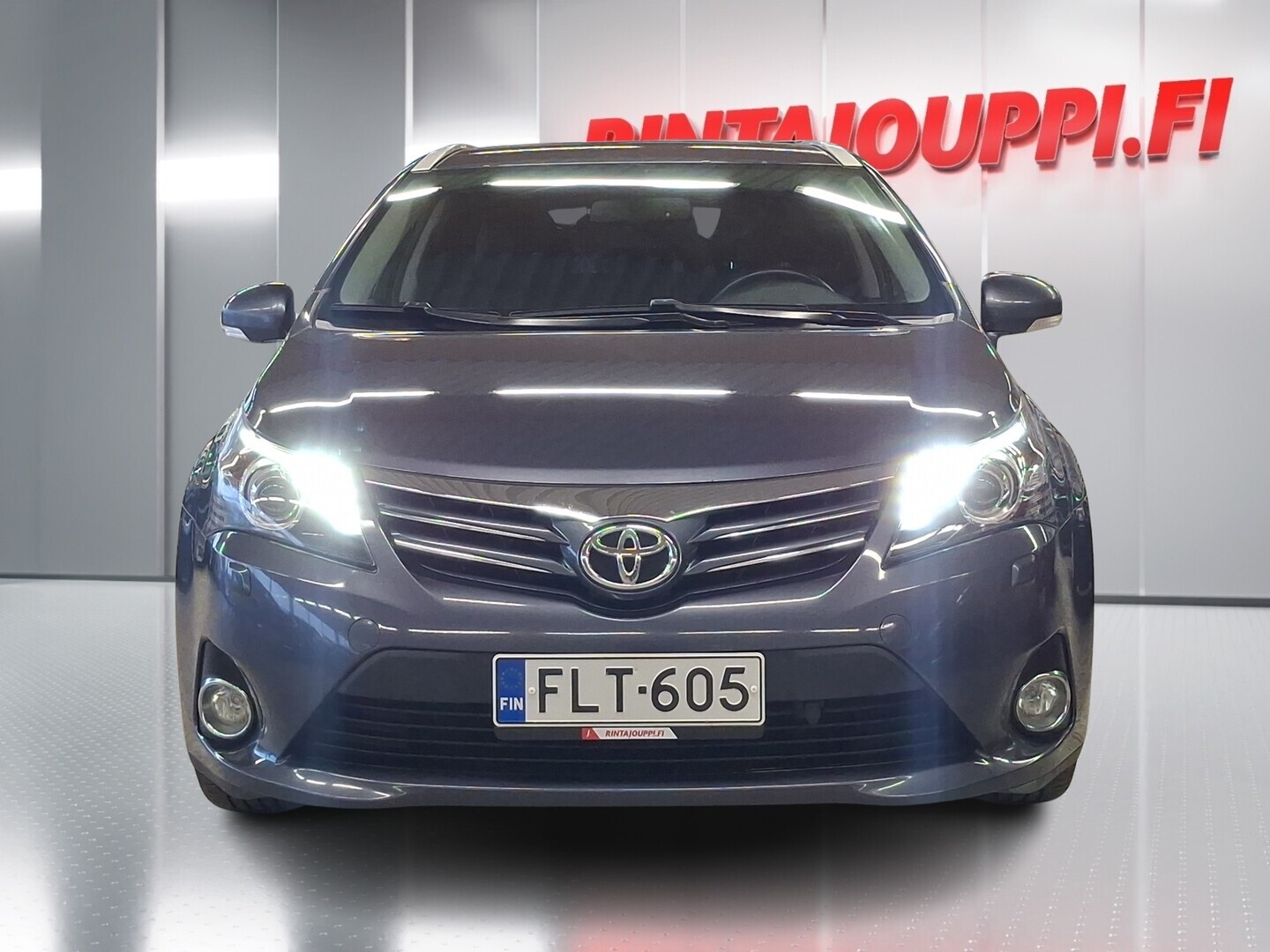 TOYOTA Avensis 2015