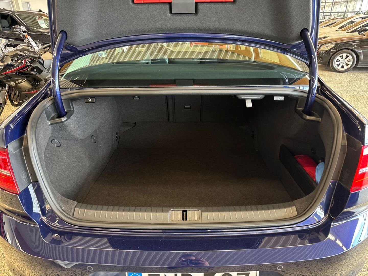 VOLKSWAGEN Passat 11