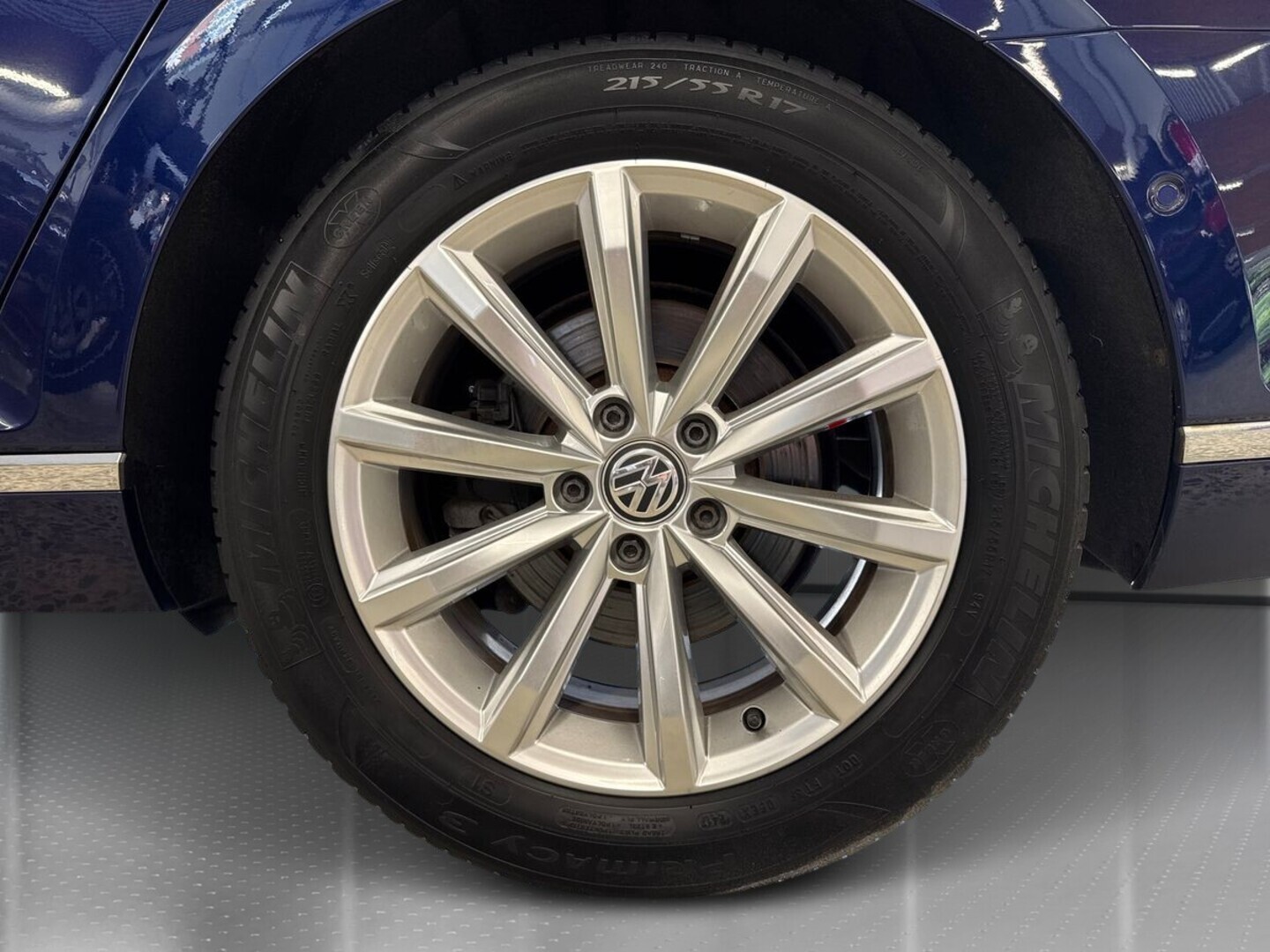 VOLKSWAGEN Passat 13