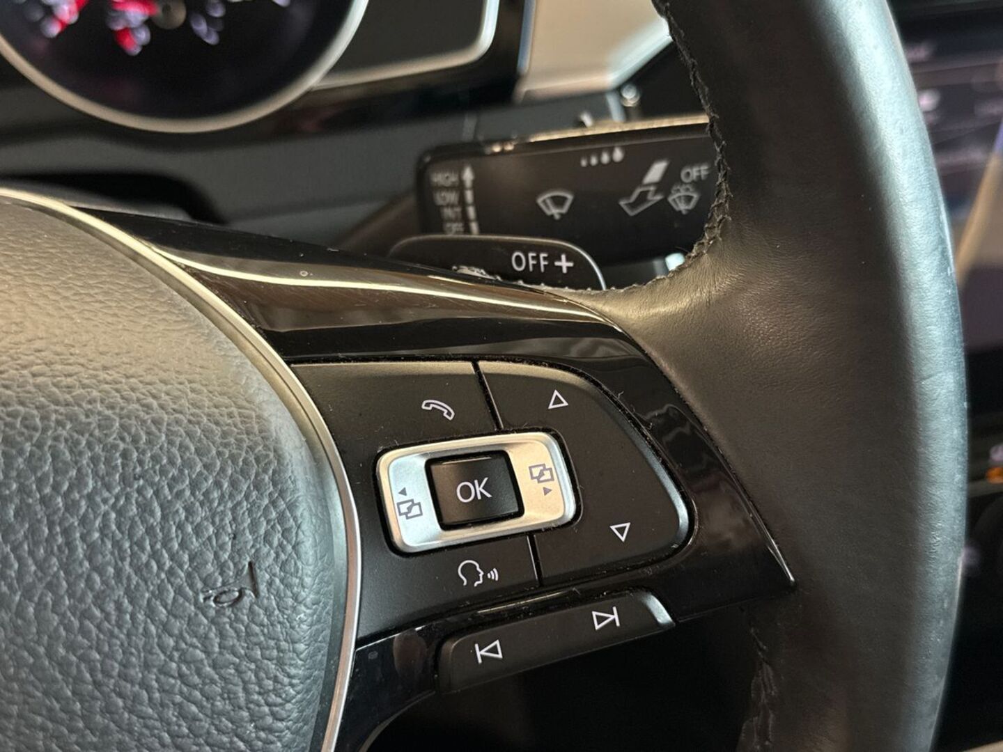 VOLKSWAGEN Passat 18