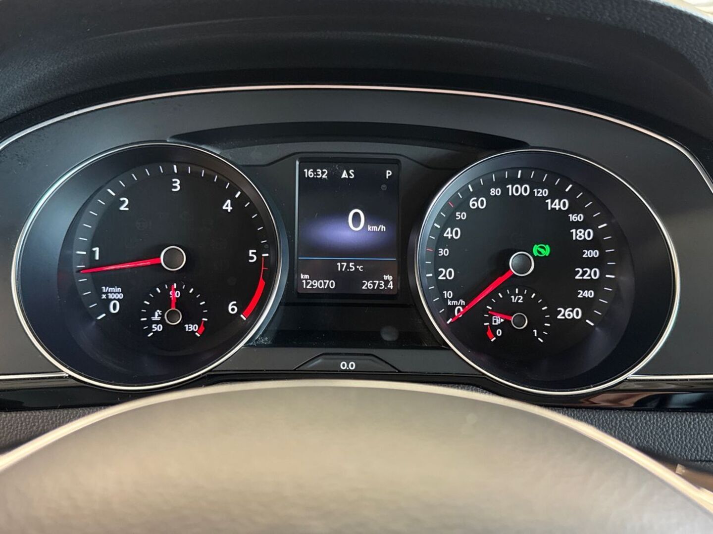 VOLKSWAGEN Passat 19