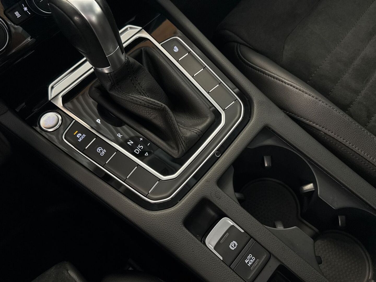 VOLKSWAGEN Passat 22