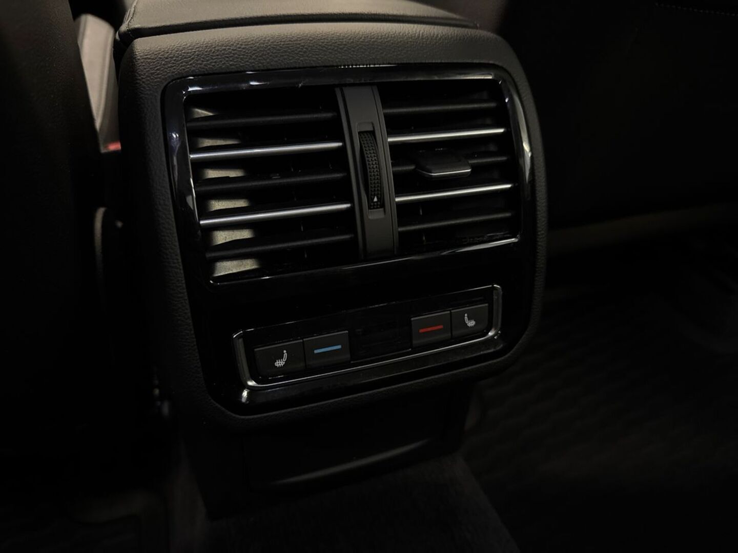 VOLKSWAGEN Passat 27