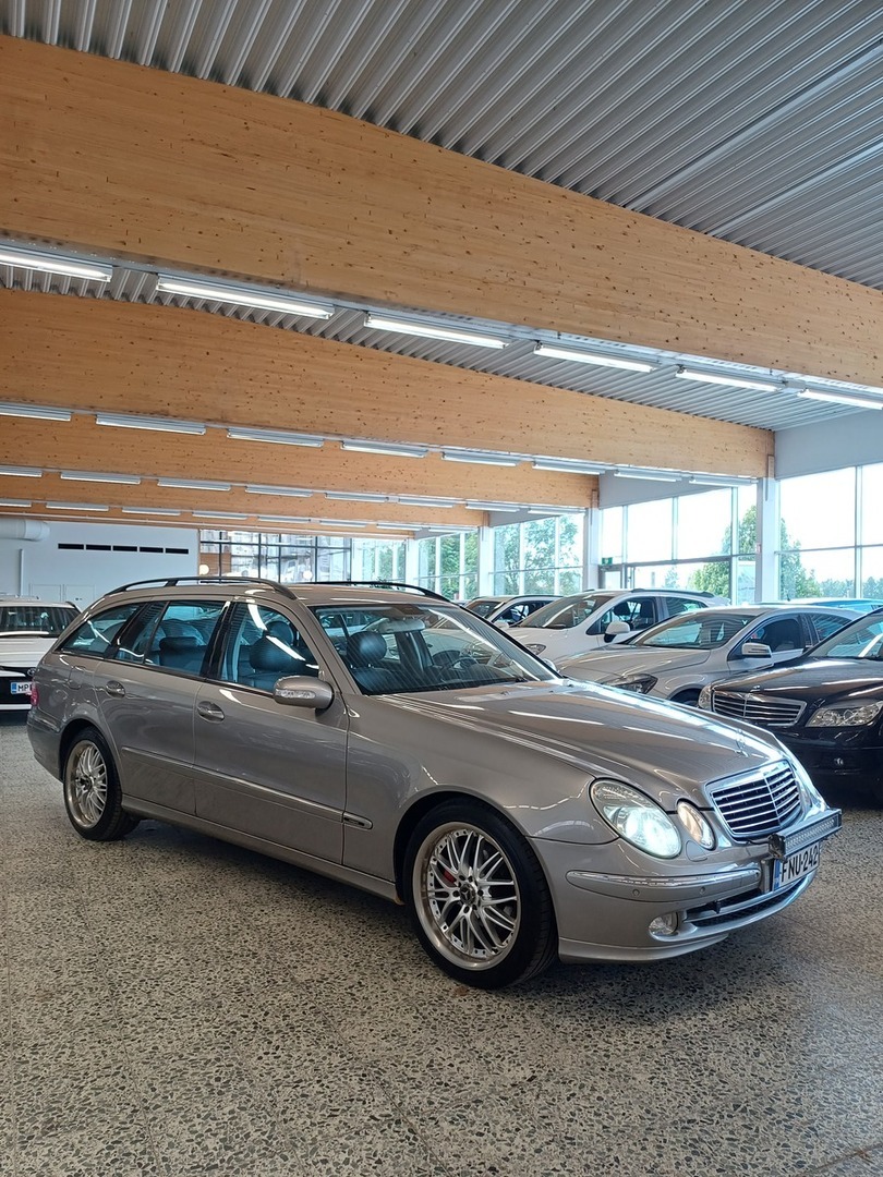MERCEDES-BENZ E 2003