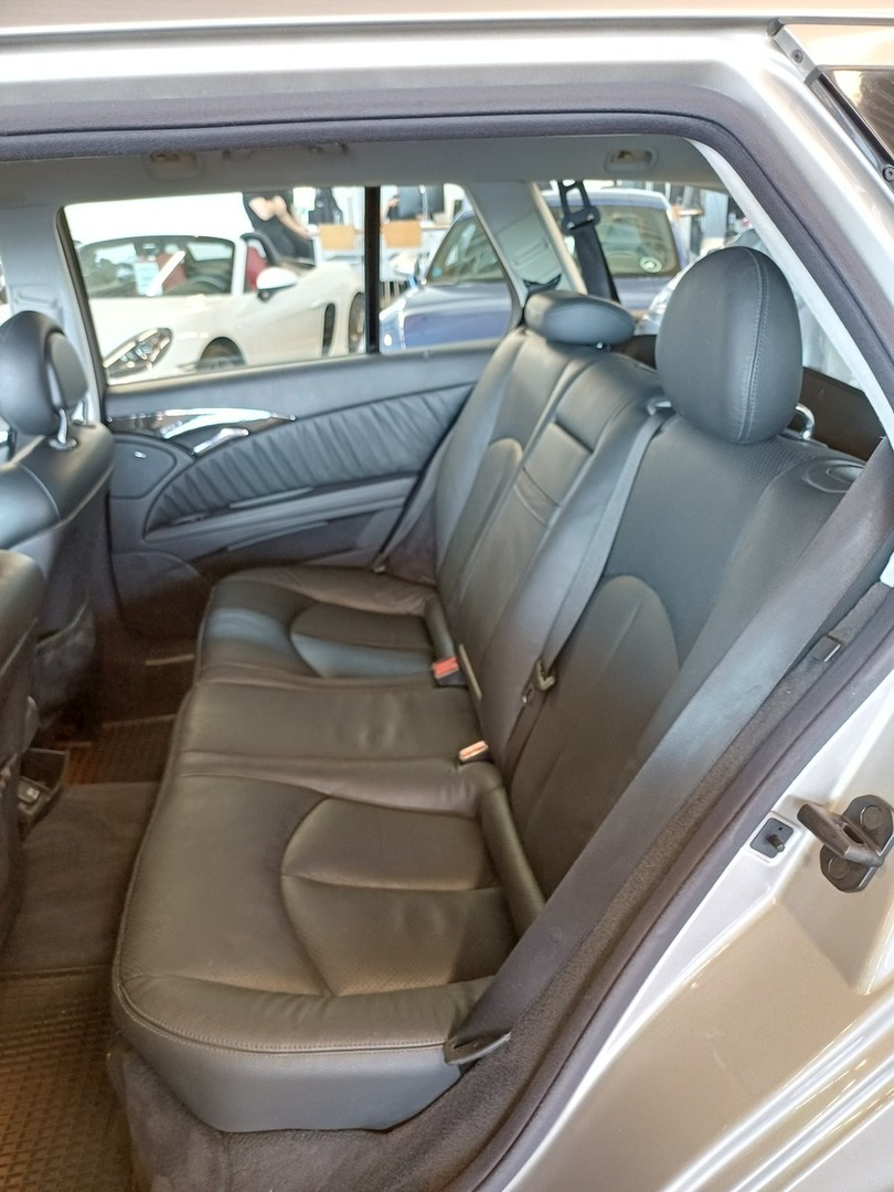 MERCEDES-BENZ E 2003